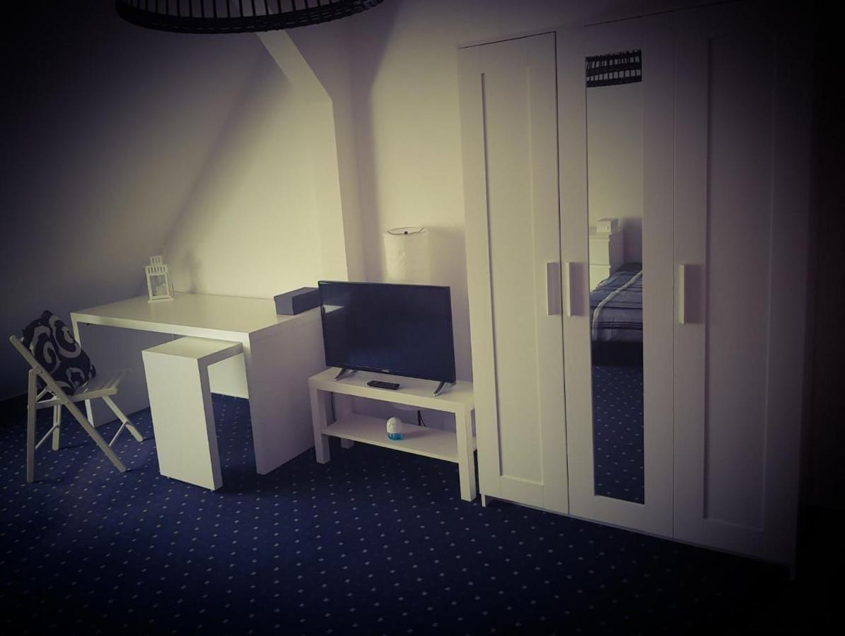 6 bedroom Private APARTMENT&Lounge Rostock Buitenkant foto