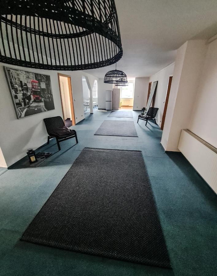 6 bedroom Private APARTMENT&Lounge Rostock Buitenkant foto